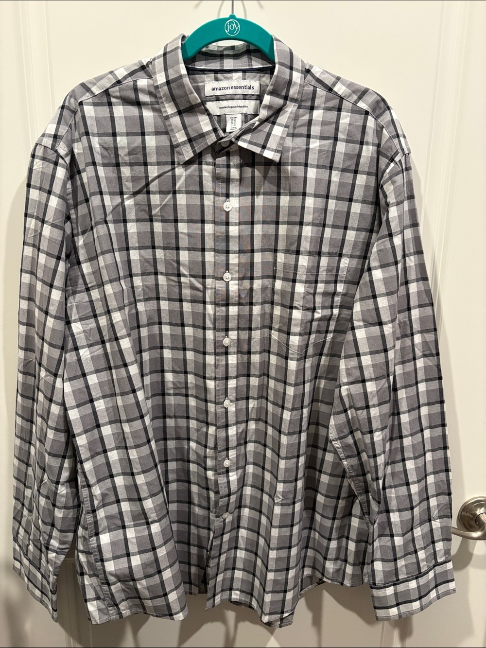 Amazon Essentials Men’s Gray and White Plaid Button-Down Shirt New with Tag